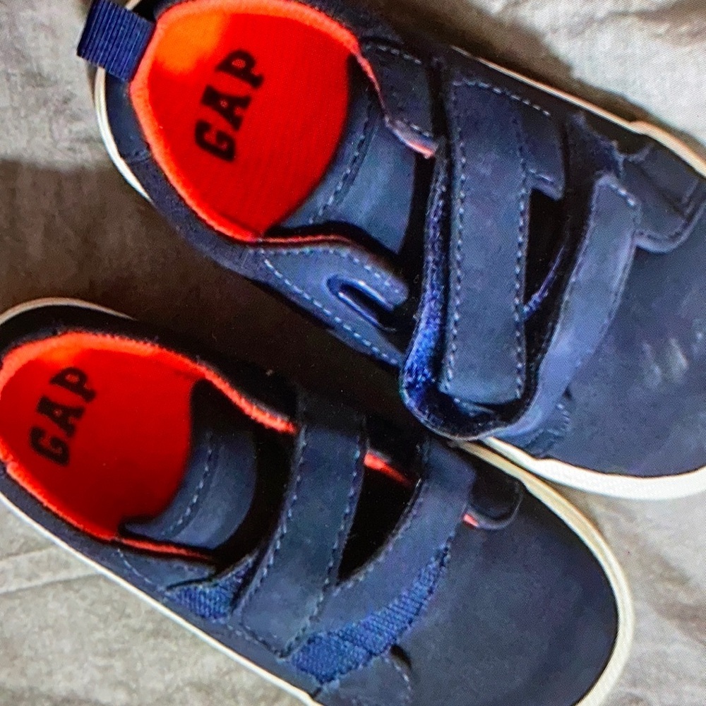 Good condition toddler style design shoes